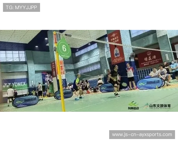 “羽毛球挑战：高新体育中心赛场极速对决成观众焦点”
