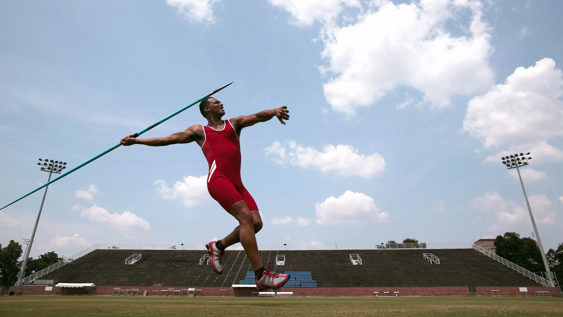爱游戏-全运会志愿者培训展现青年风采，全运会志愿者培训累不累