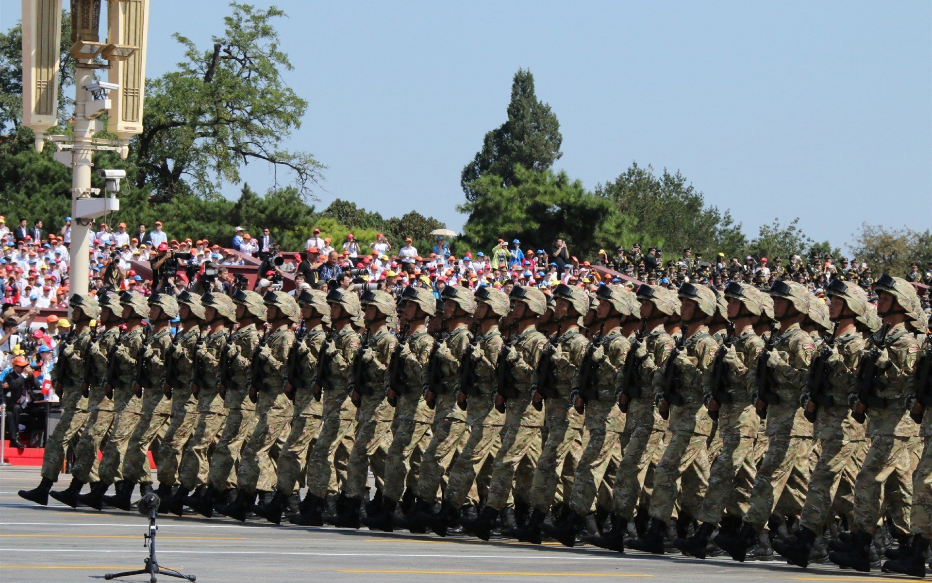 爱游戏-全运会志愿者培训展现青年风采，全运会志愿者培训累不累