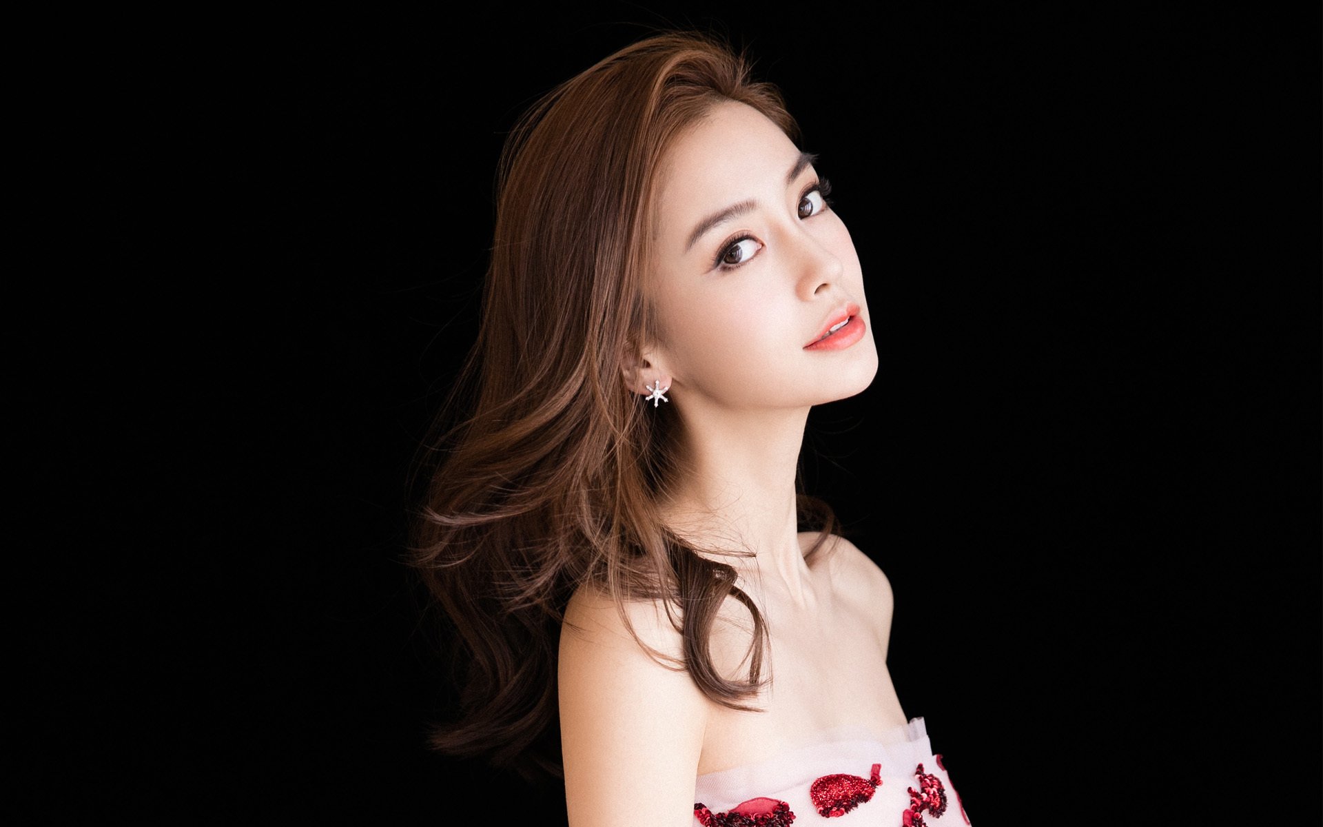 爱游戏官网充值-训练引入高科技监测设备实时反馈提升训练质量与精准度，训练检测